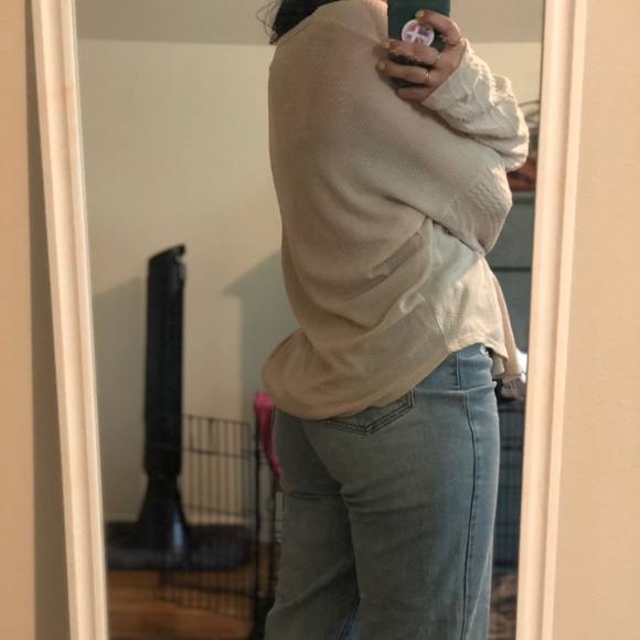 Never warn lightweight long sleeve w/pocket - Picture 6 of 6